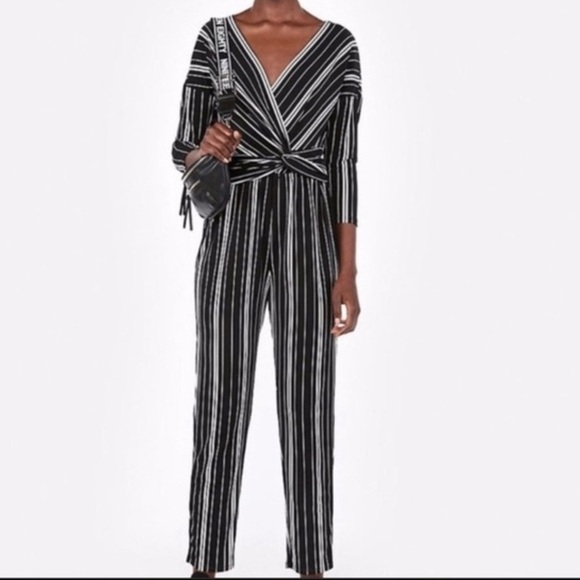 Express Women XS Black White Striped Straight Leg Twist Front Surplice Jumpsuit - Picture 1 of 10